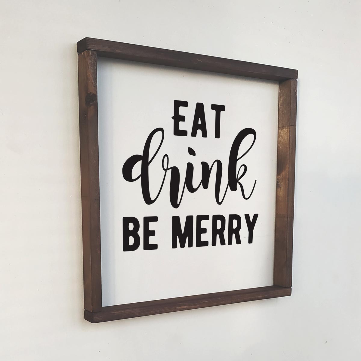 Декоративное панно с надписью EAT DRINK BE MERRY - иллюстрация товара №4