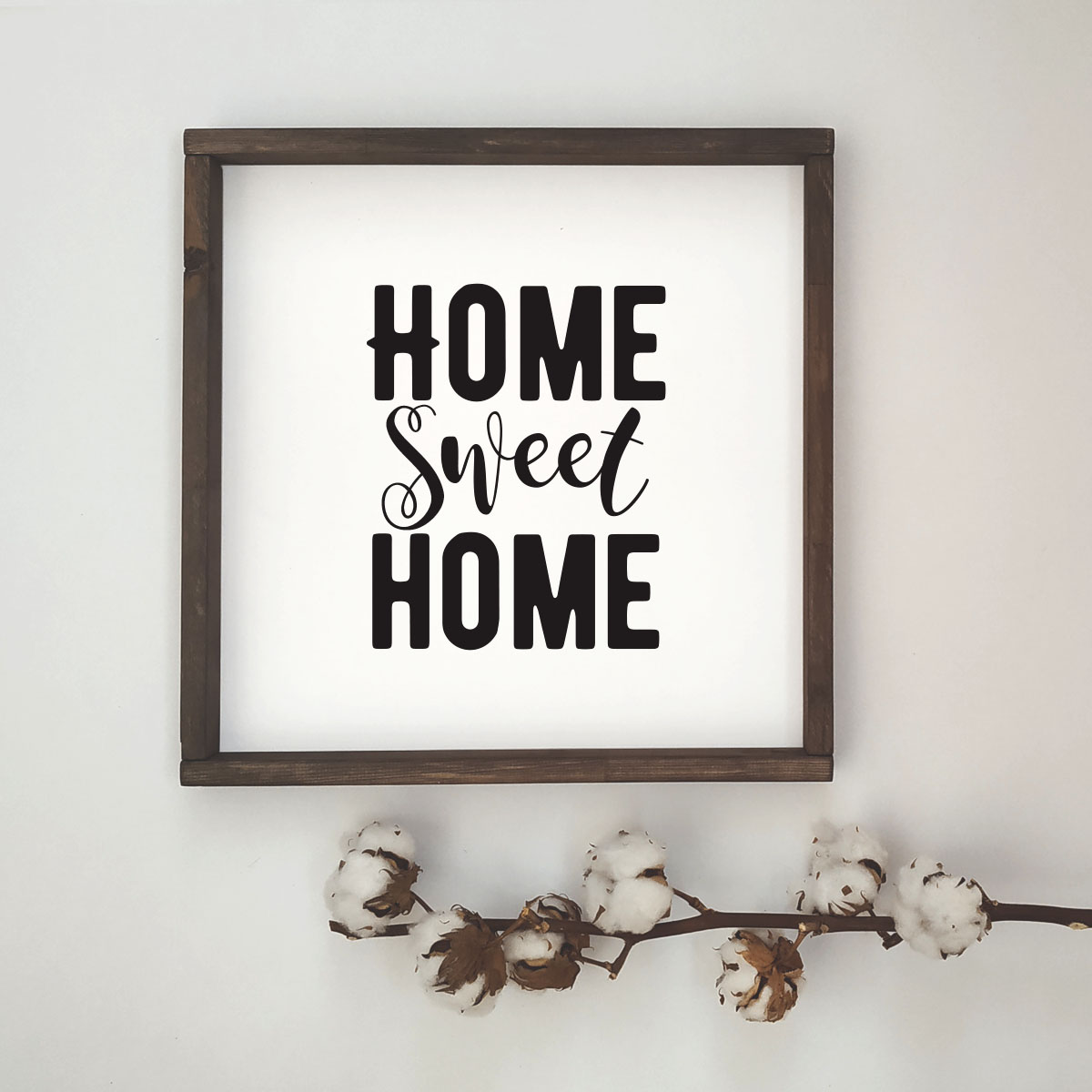 Квадратное панно с надписью HOME SWEET HOME - иллюстрация товара №1