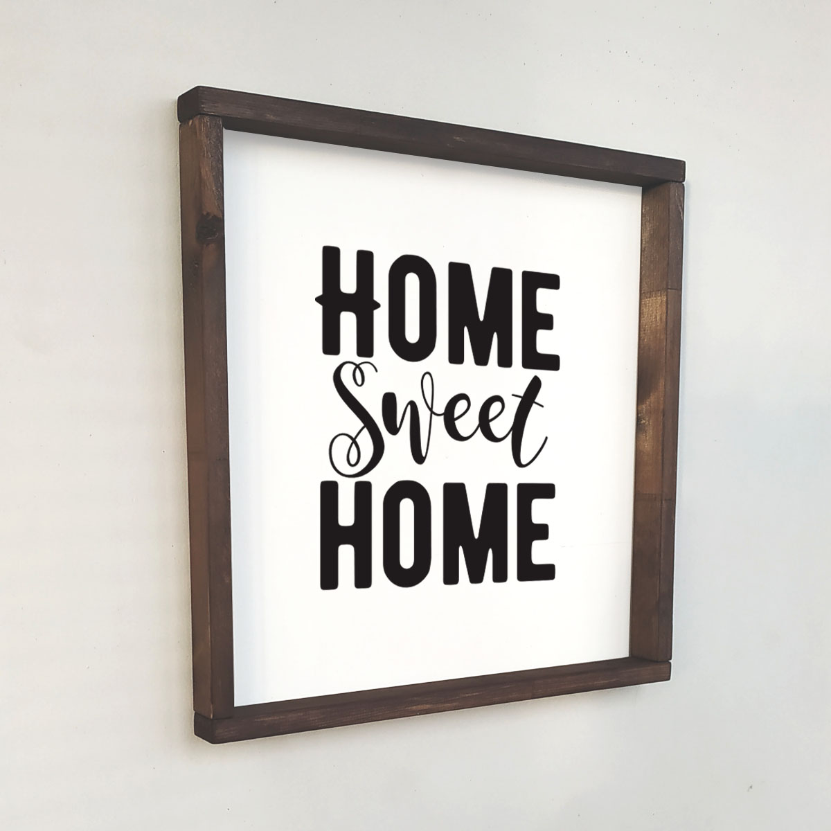 Квадратное панно с надписью HOME SWEET HOME - иллюстрация товара №2