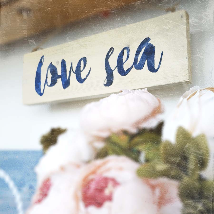 Деревянная табличка с надписью LOVE SEA - иллюстрация товара №5